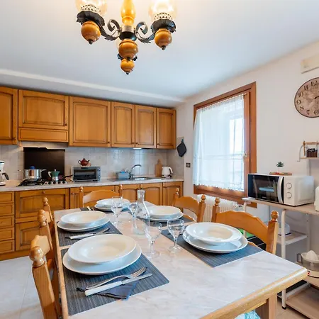 Grande Terrazzo - Zona Silenziosa E Strategica Apartman