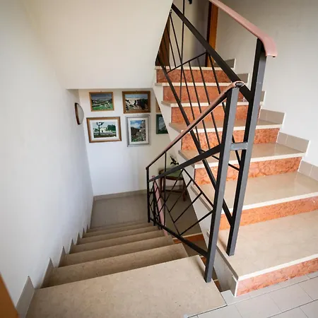 Grande Terrazzo - Zona Silenziosa E Strategica روانا